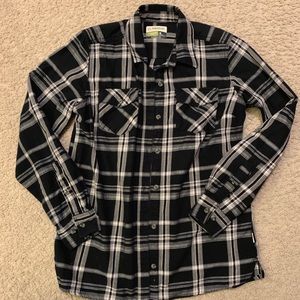 Magellan black and white plaid flannel buttondown